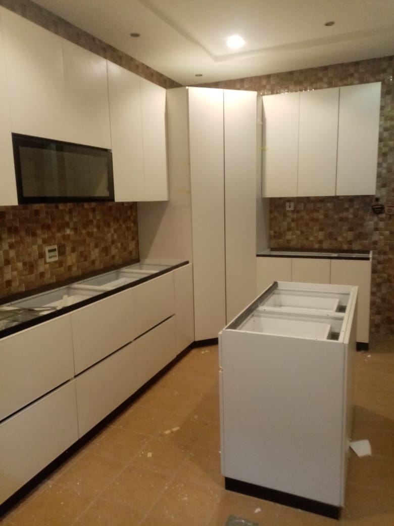 صورة من أعمال المطبخ الحديث